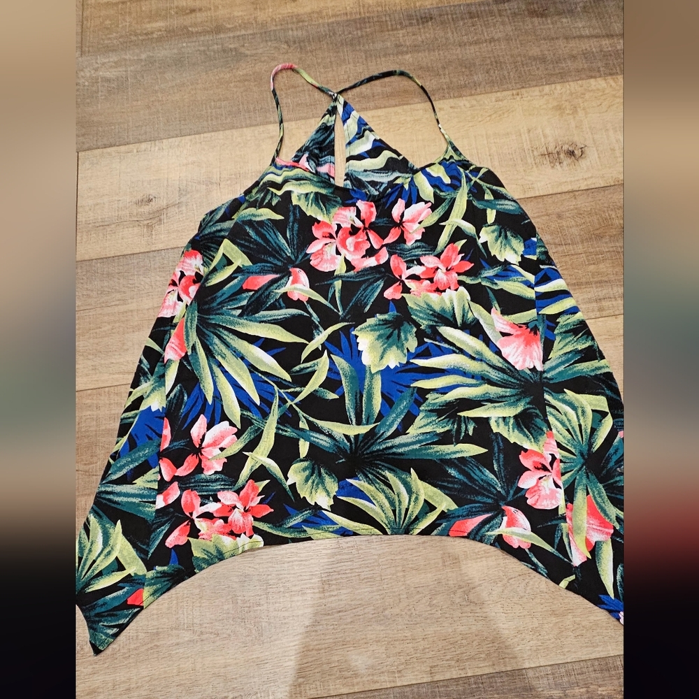 Triple Five Soul beautiful flowy tank